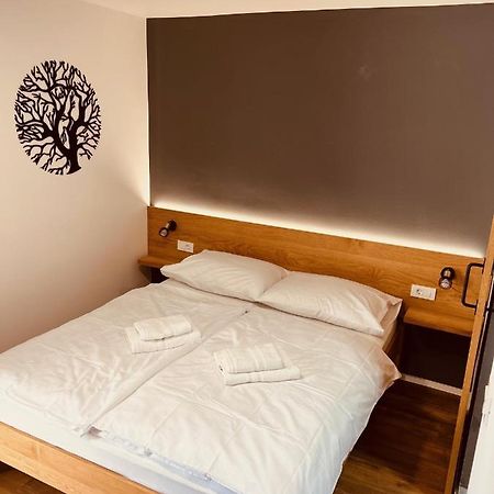 Pjagodic Hotel Cerklje - 5Min To Airport Cerklje na Gorenjskem Exteriör bild